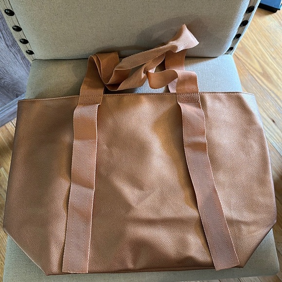 Saks Fifth Avenue PVC Metallic Rose Gold Tote Bag - Picture 1 of 12